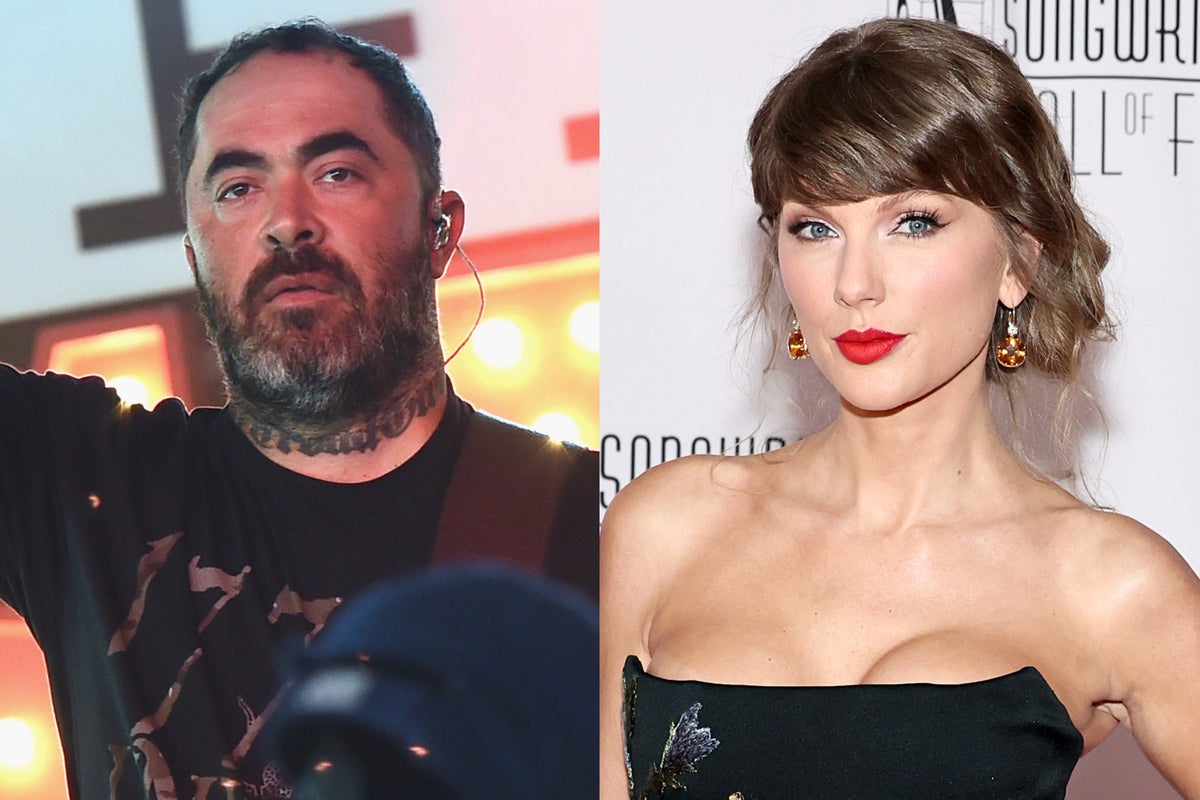 Country music star left stunned after unreleased album used as packing paper for Taylor Swift merch