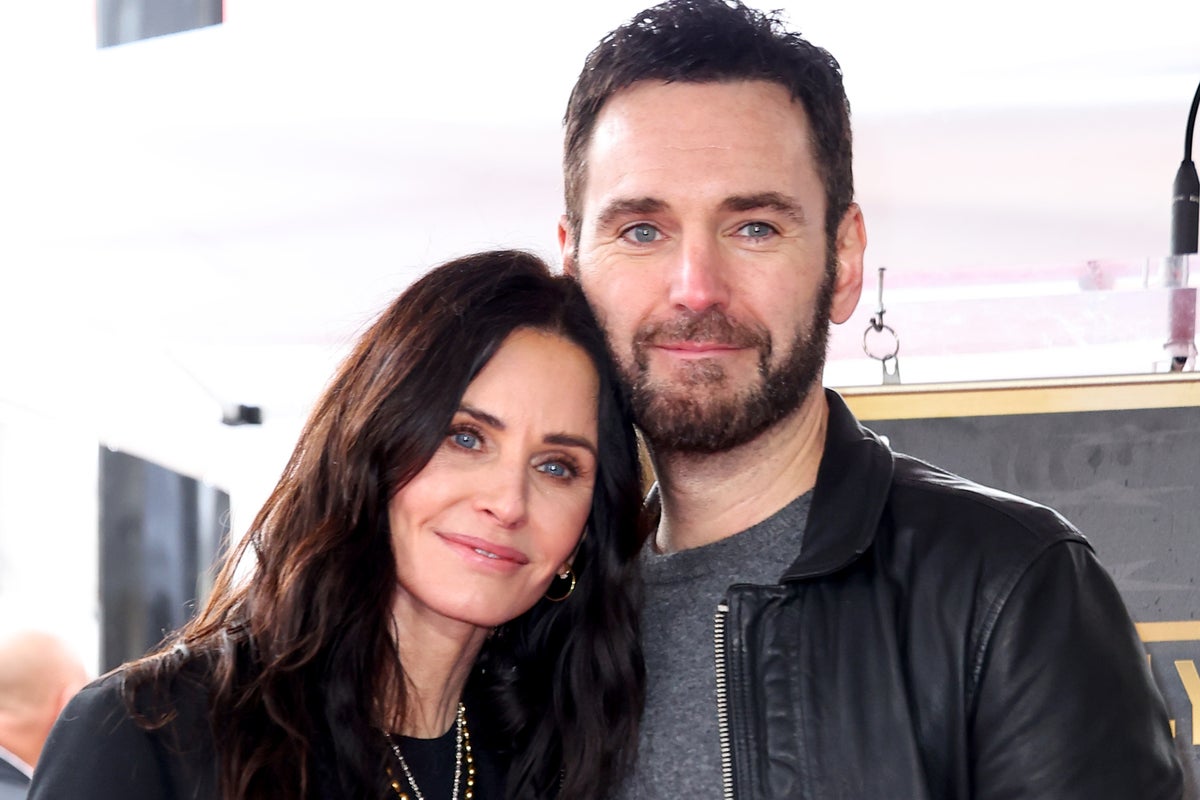 Courteney Cox ‘splits with’ Snow Patrol’s Johnny McDaid after 13 years together Courteney Cox ‘splits with’ Snow Patrol’s Johnny McDaid after 13 years together
