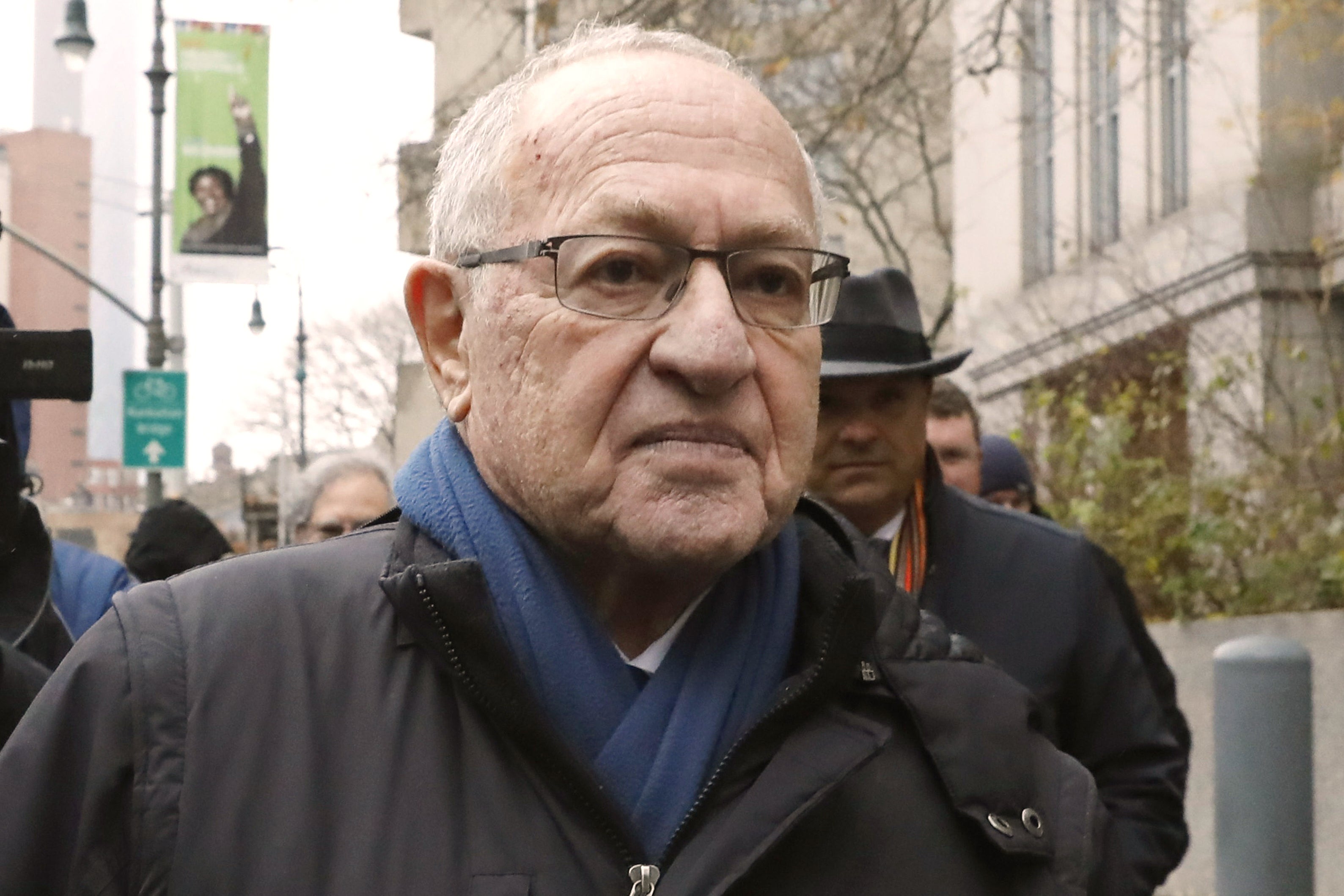 DERSHOWITZ CNN DEMANDA