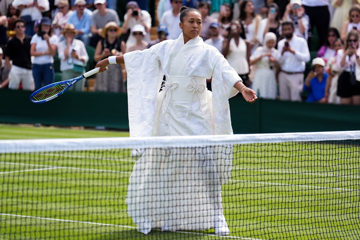 Naomi Osaka sports traditional Japanese dress in latest fashion ‘walk-on’ before Wimbledon win – UK Times Naomi Osaka sports traditional Japanese dress in latest fashion ‘walk-on’ before Wimbledon win – UK Times
