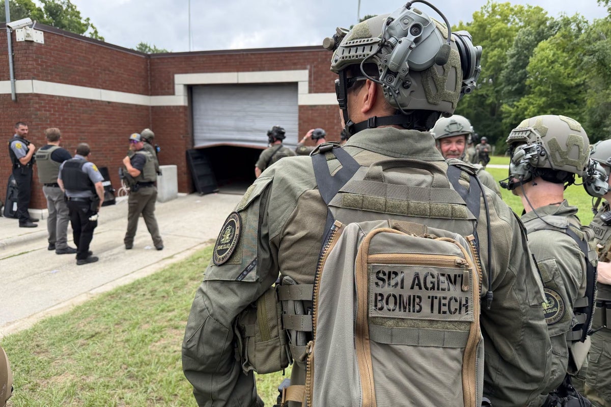 Inmates overpower jail staff and take over North Carolina facility Inmates overpower jail staff and take over North Carolina facility