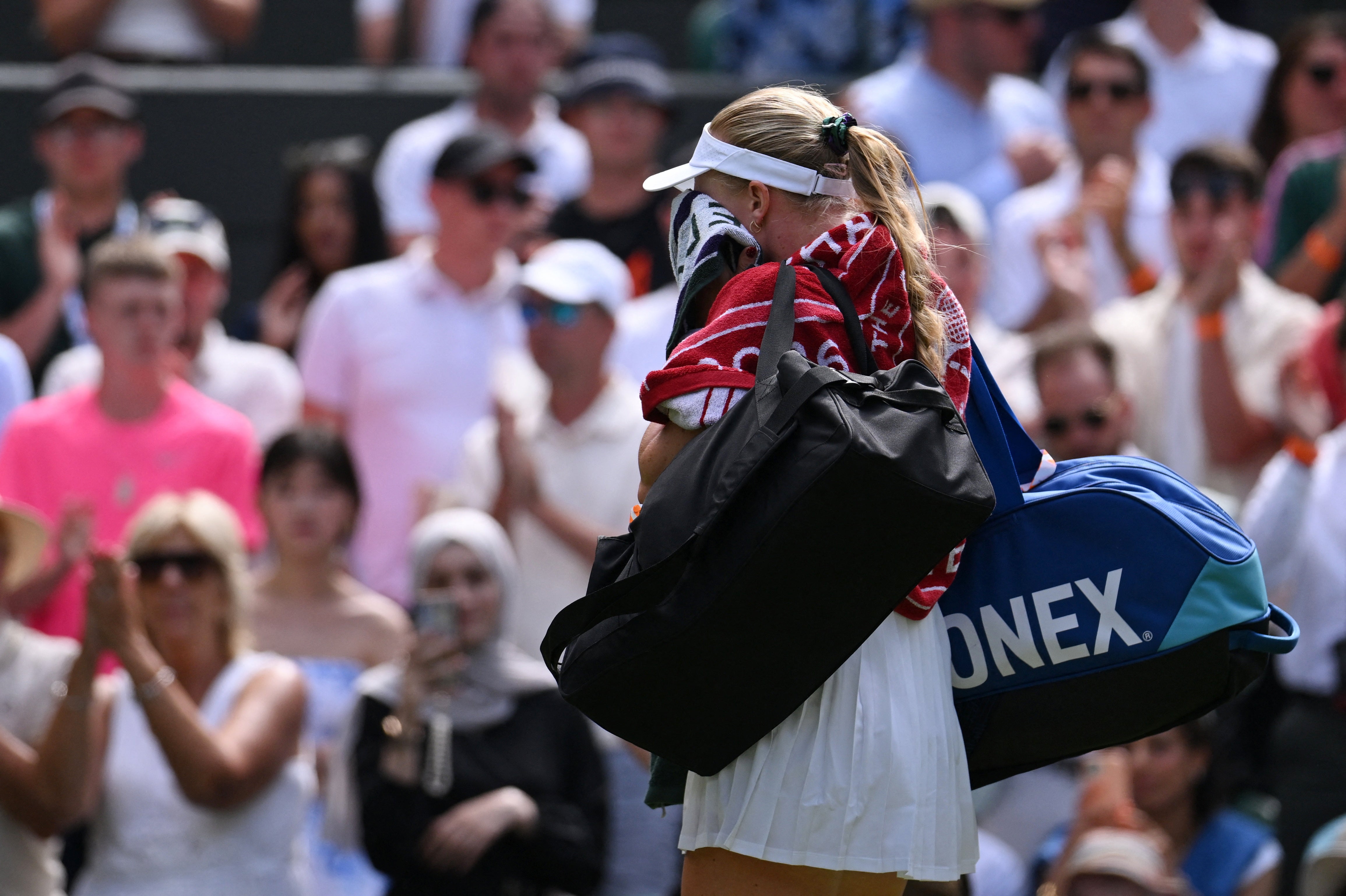 Harriet Dart looked dejected as she walked off court