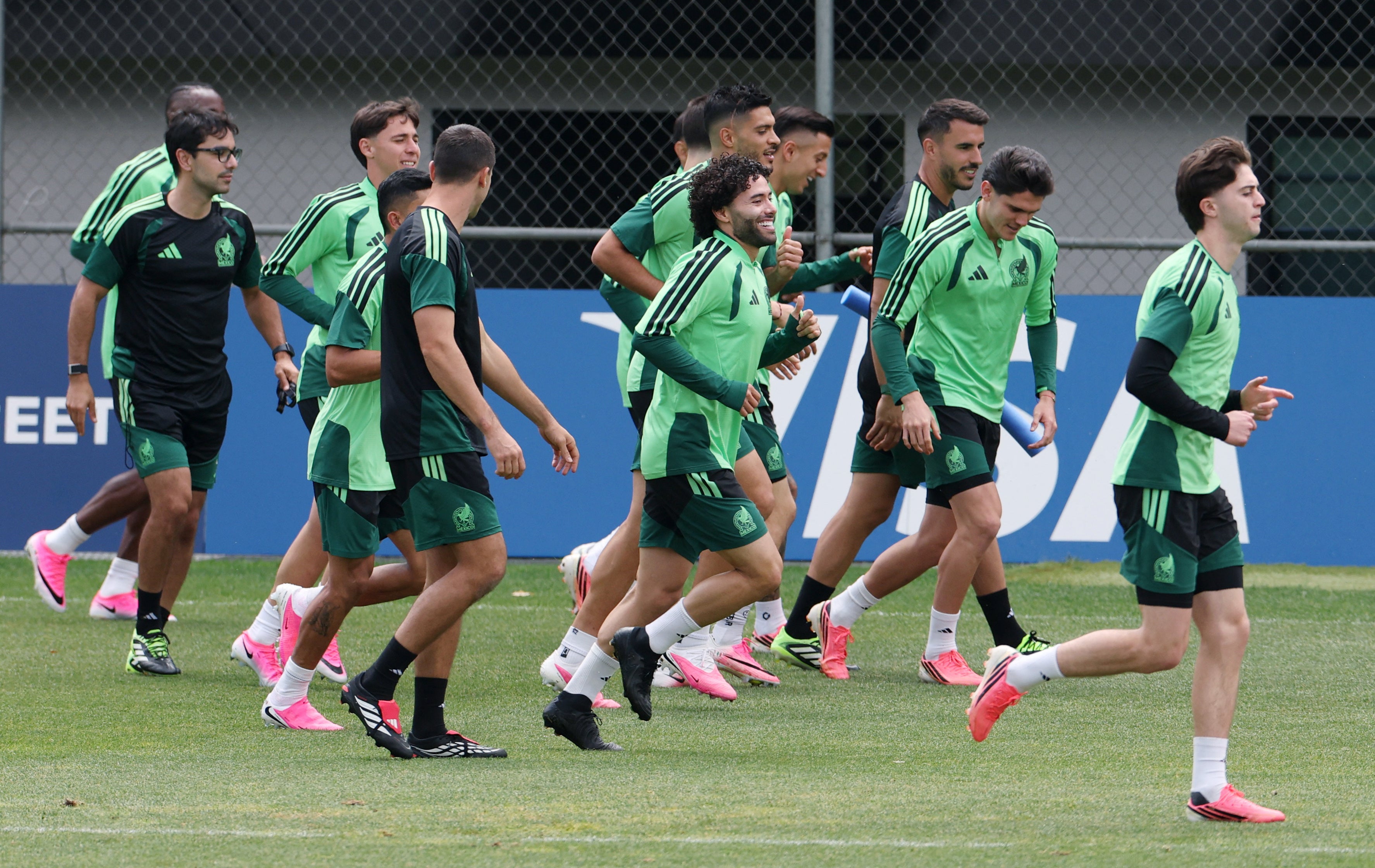 Mexico enter their last-32 tie as favourites against Ecuador