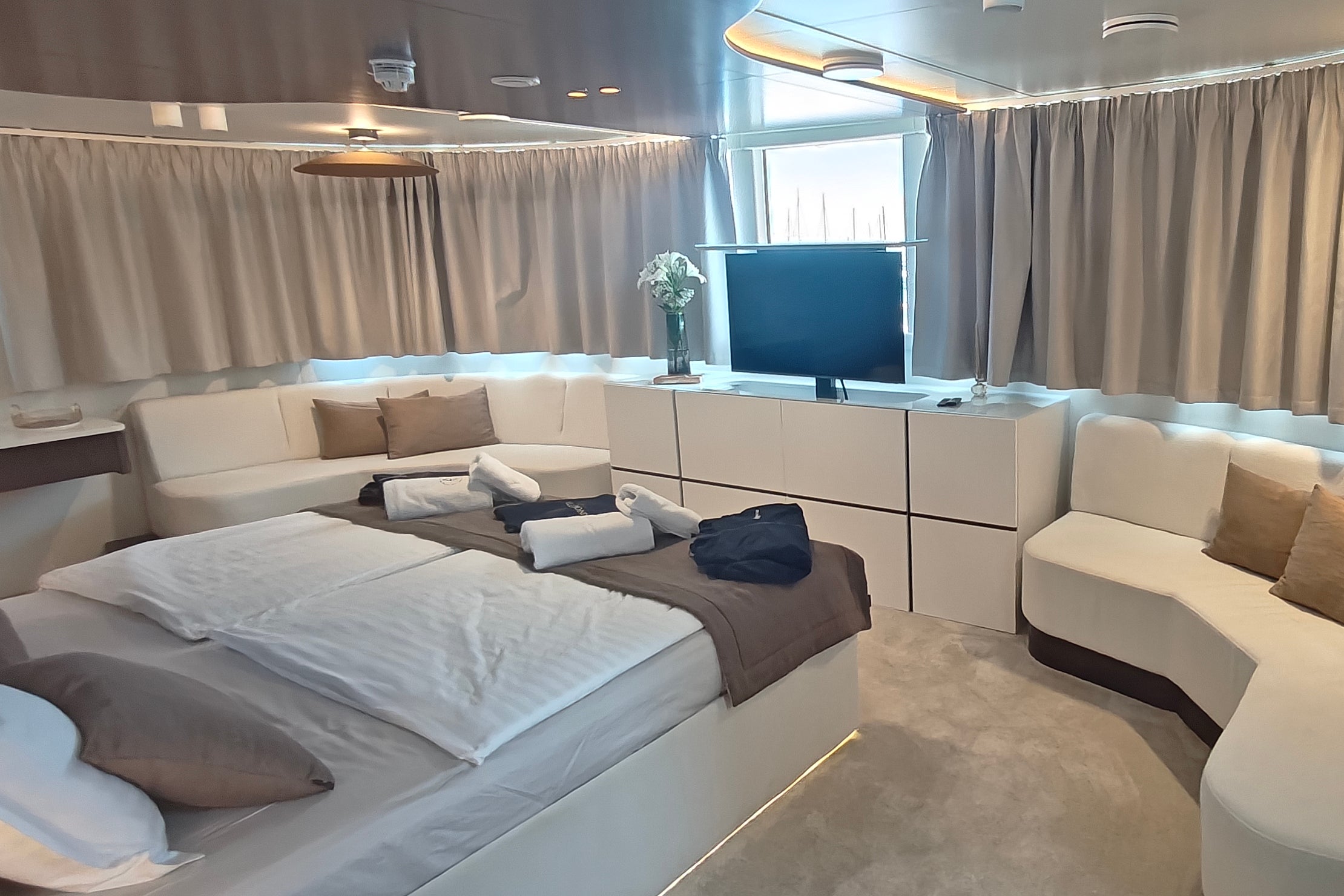 The Master Cabin aboard MV Aretis (Marc Shoffman)