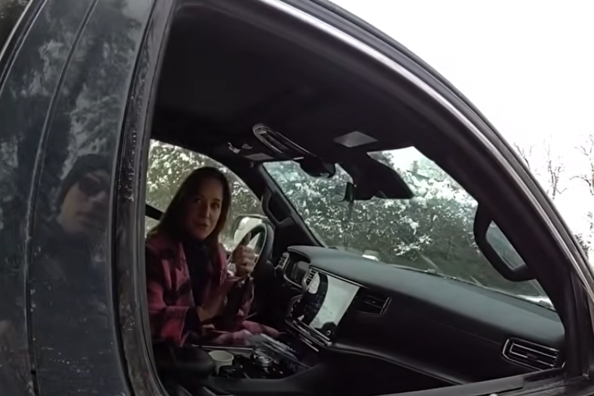 Ex-NFL reporter Dianna Russini caught on camera using texts from an NFL source to evade traffic ticket – UK Times Ex-NFL reporter Dianna Russini caught on camera using texts from an NFL source to evade traffic ticket – UK Times