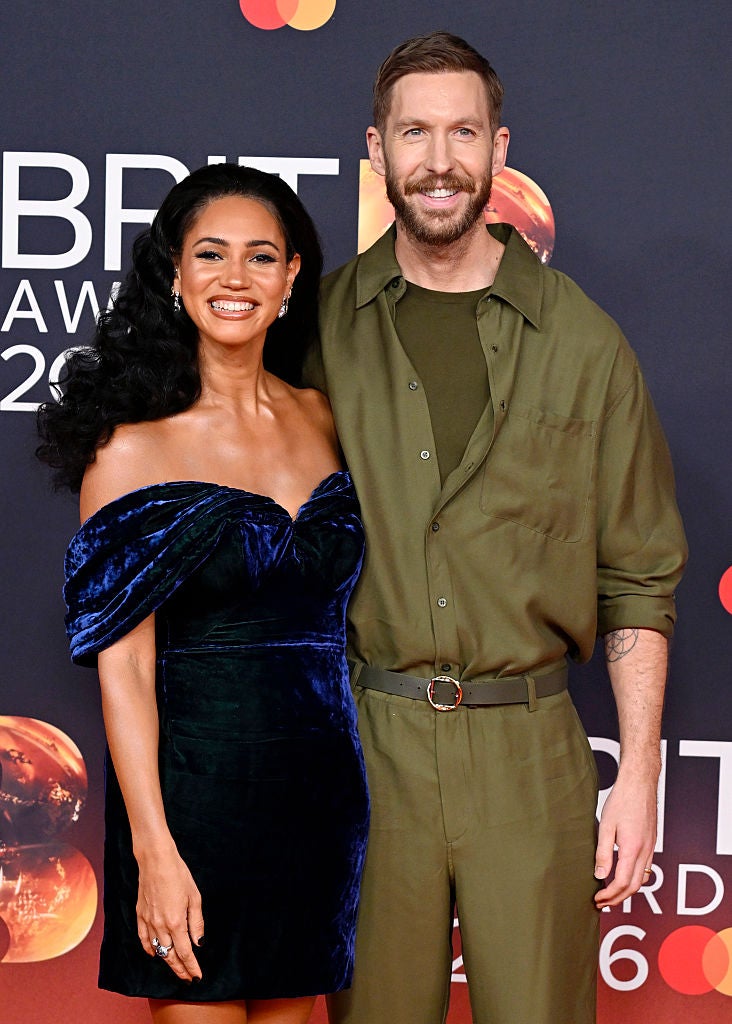 Hope deu à luz seu primeiro filho com o marido Calvin Harris em 2025