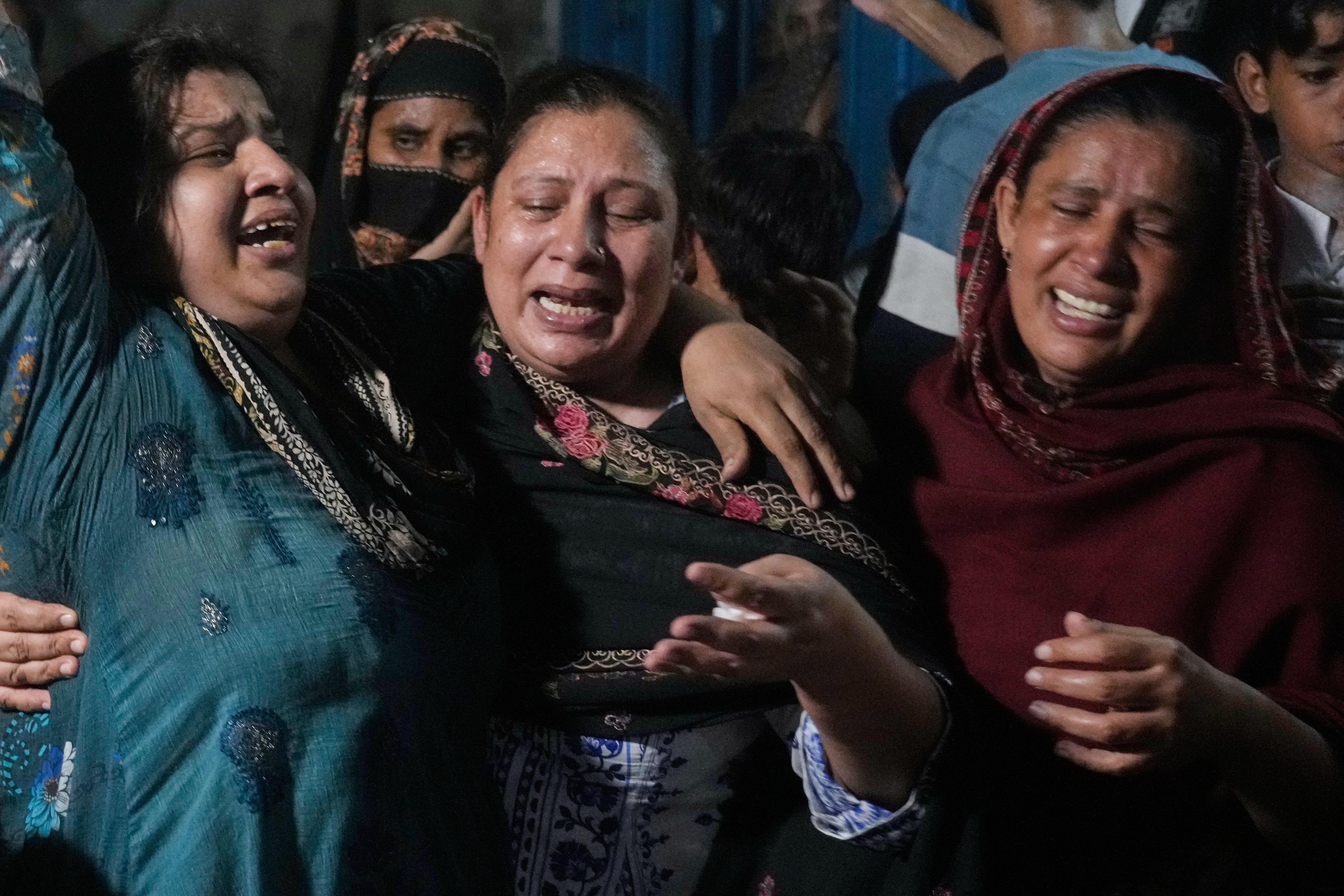 Roof collapse at Pakistan tutoring centre kills 14 children