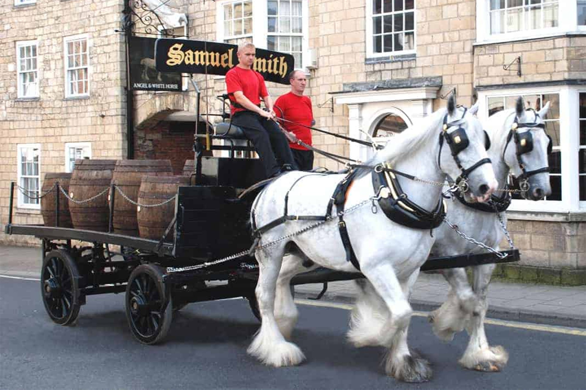 Humphrey Smith death: Brewery giant who banned music and swearing in pubs dies aged 81