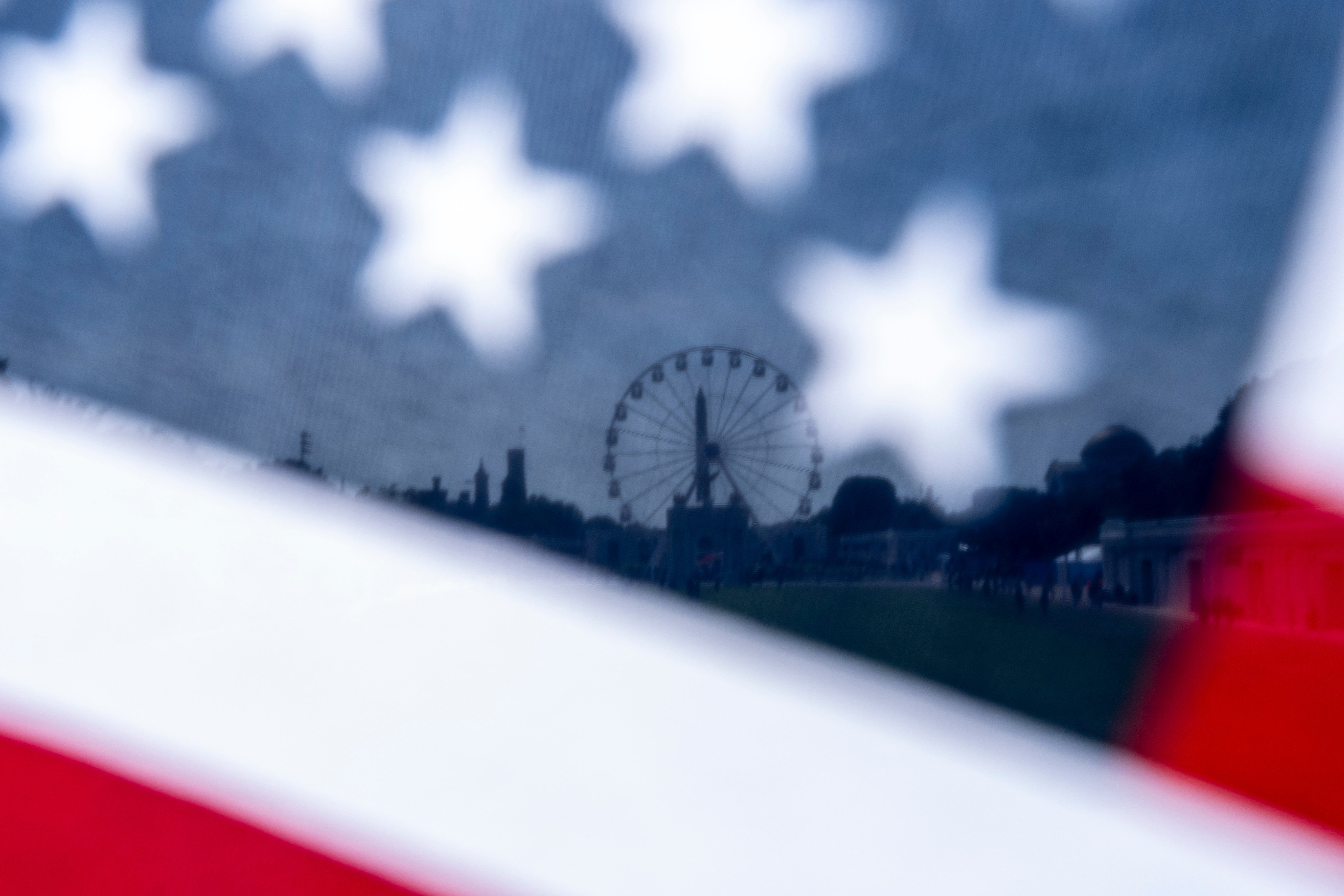 APTOPIX America 250