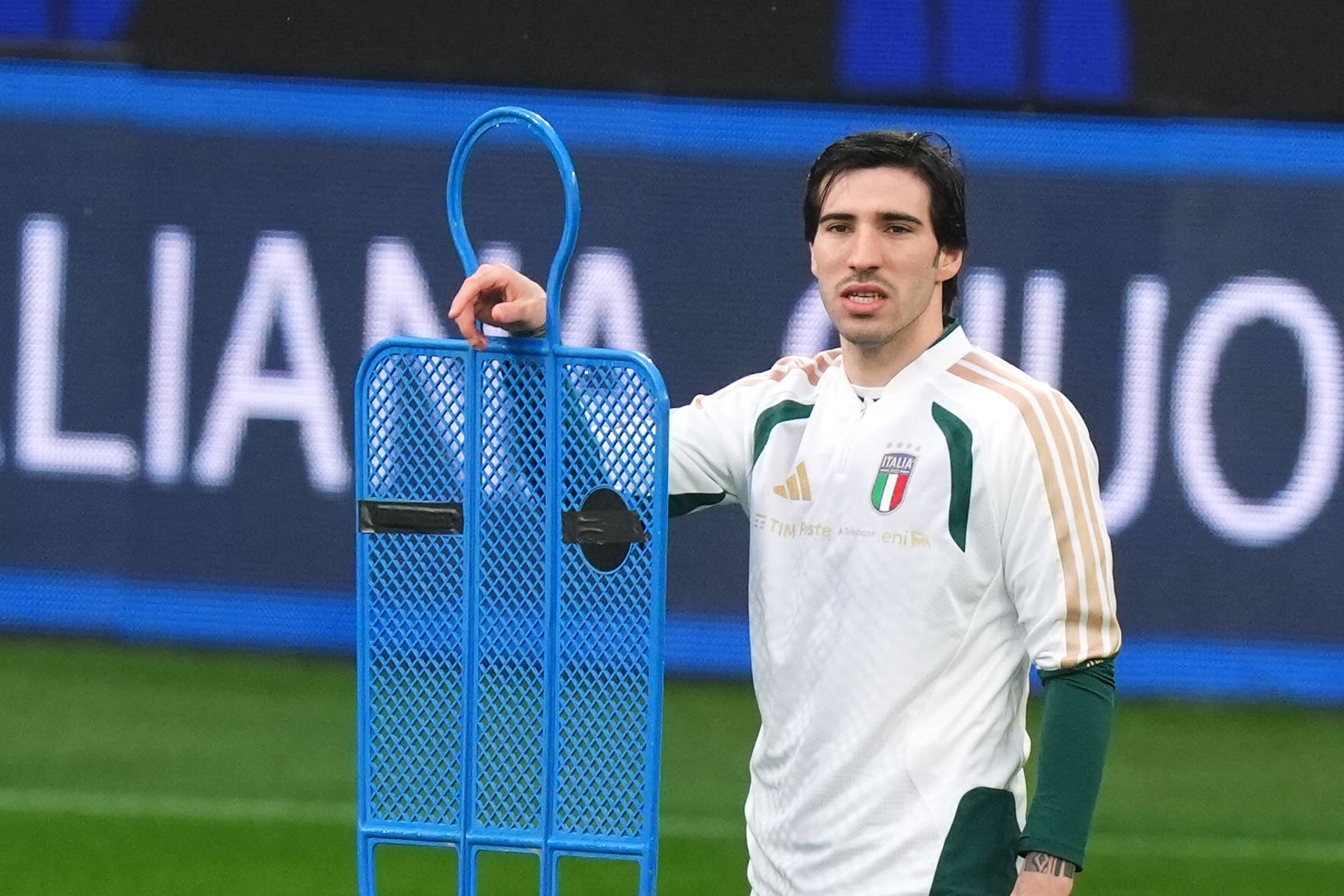 Sandro Tonali looks set to join Spurs