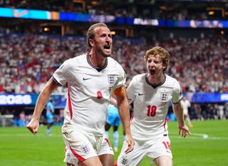 England’s Harry Kane and Anthony Gordon (Bradley Collyer/PA)