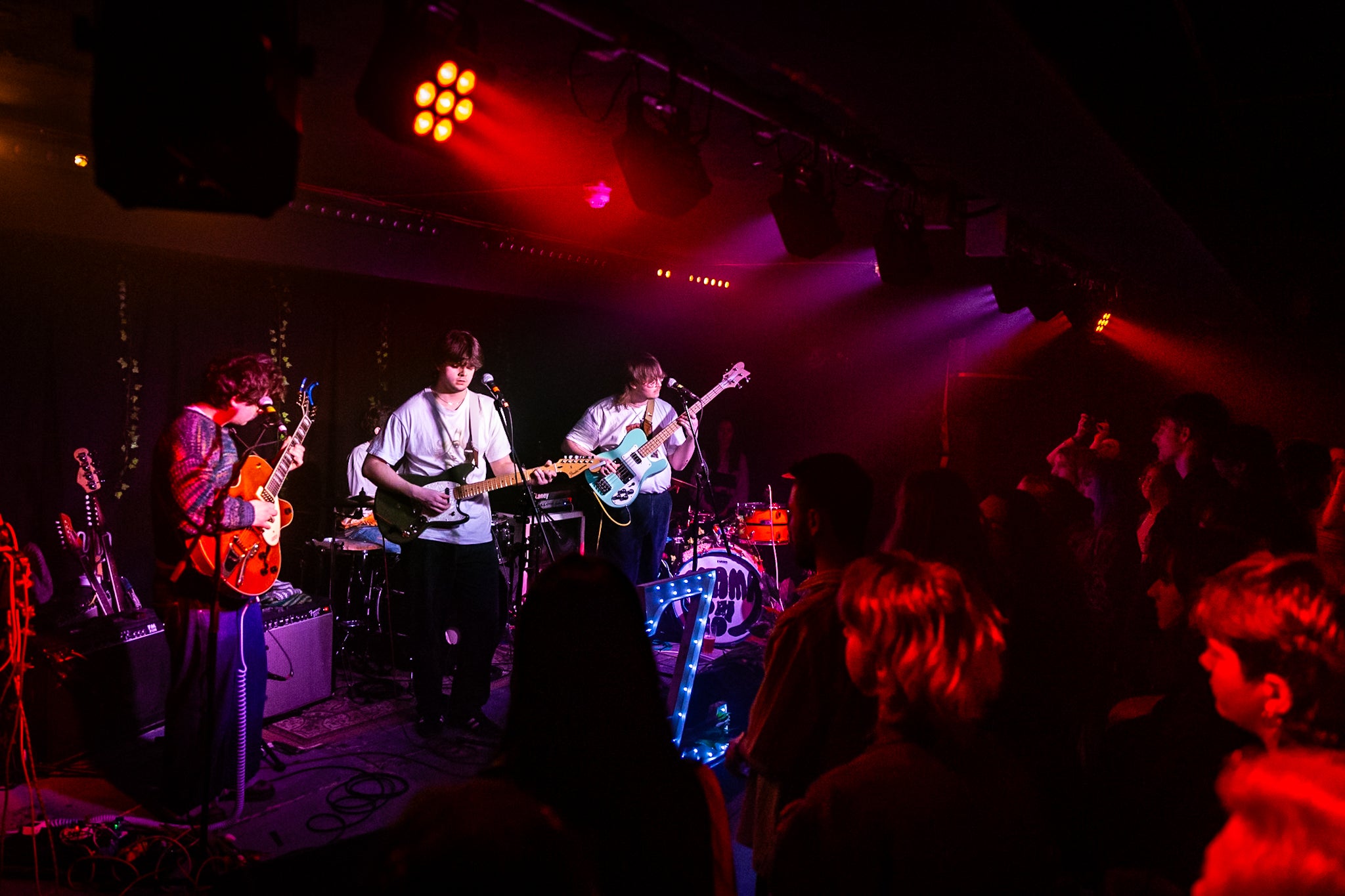 Dreamgaze band Ziggarettes play Voodoo Daddy's