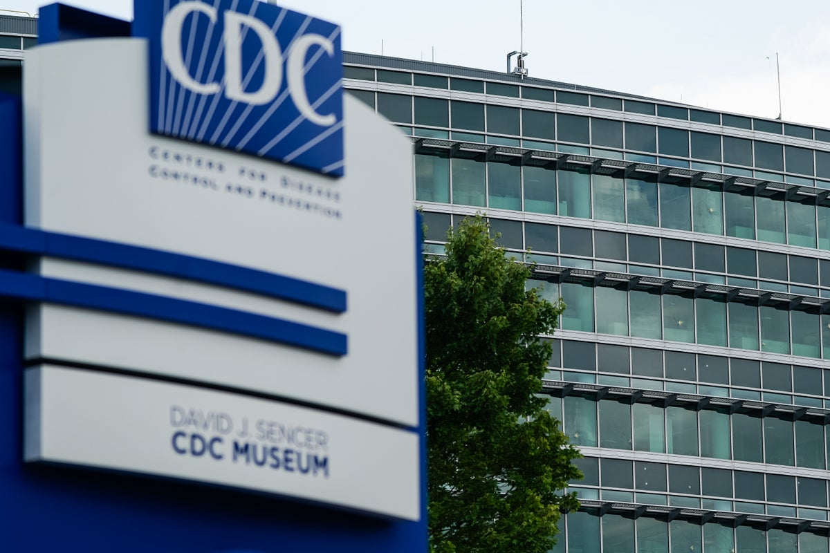 Menos americanos estão morrendo do que nunca – e os especialistas do CDC apontam para um fator-chave no declínio alarmante nas mortes anuais