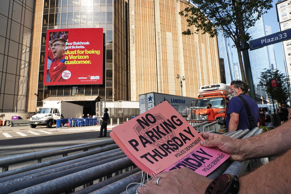 Madison Square Garden, Swift-Kelce düğünü öncesinde hevesli Swiftie'lerle dolup taşıyor