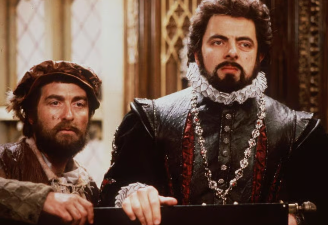 Tony Robinson junto a Rowan Atkinson en la comedia 'Blackadder'