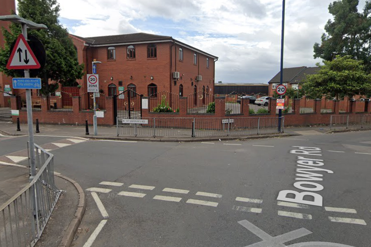 Boy, 16, suffers life-threatening injuries after shooting near mosque – UK Times Boy, 16, suffers life-threatening injuries after shooting near mosque – UK Times