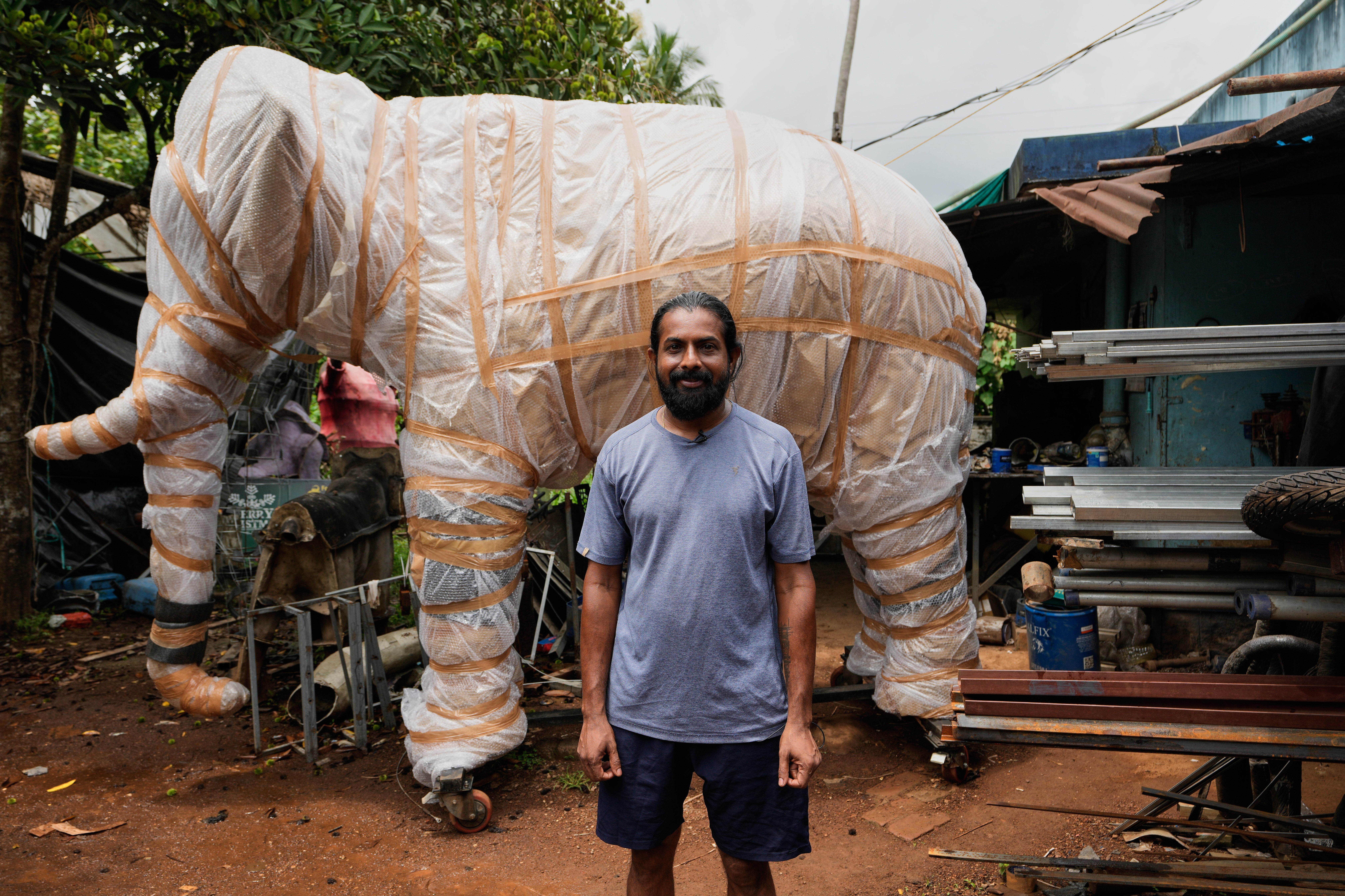independent.co.uk - Deepa Bharath - Robotic elephants draw crowds and controversy in some of India's Hindu temples