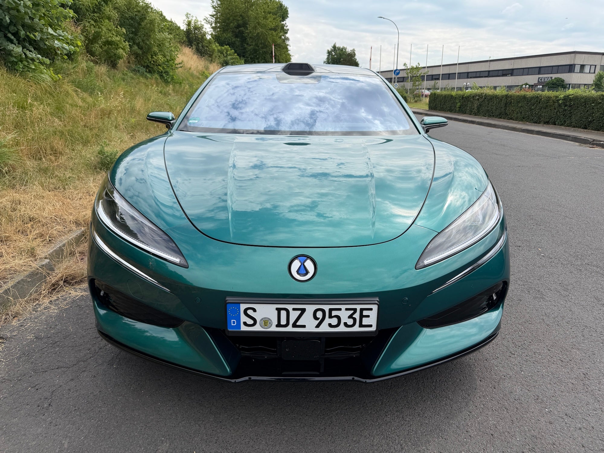 The Denza Z9 GT is a good looking car, but the 'taxi hat' on top of the car that's a lidar sensor does it no favours (Steve Fowler)