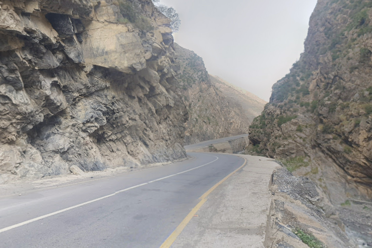 ‘Overcrowded’ bus carrying stranded passengers plunges into Pakistan ravine, killing 40