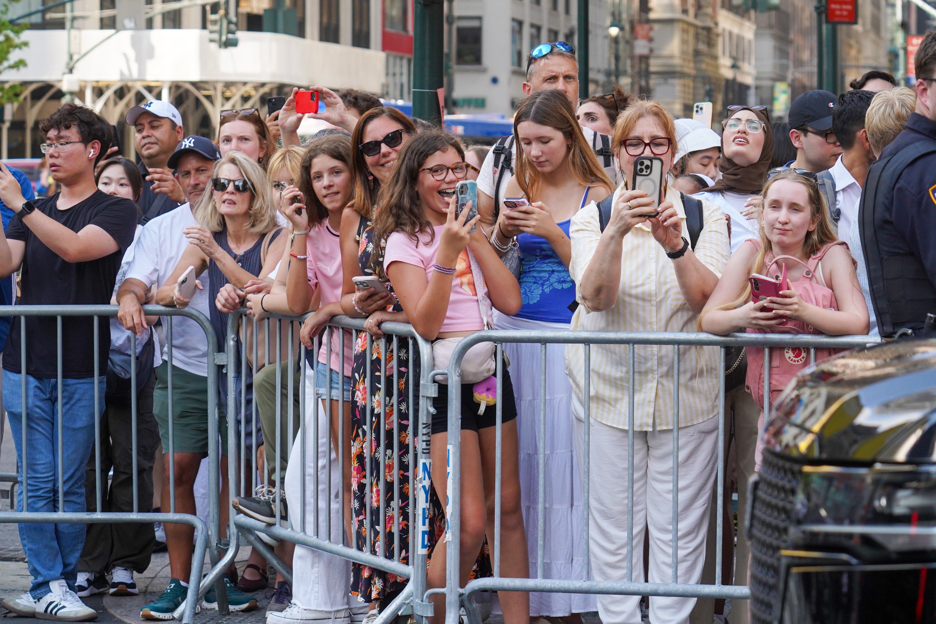 Fans line up outside of Madison Square Garden ahead of the ceremony (Ryan Murphy/AP/PA) (AP)