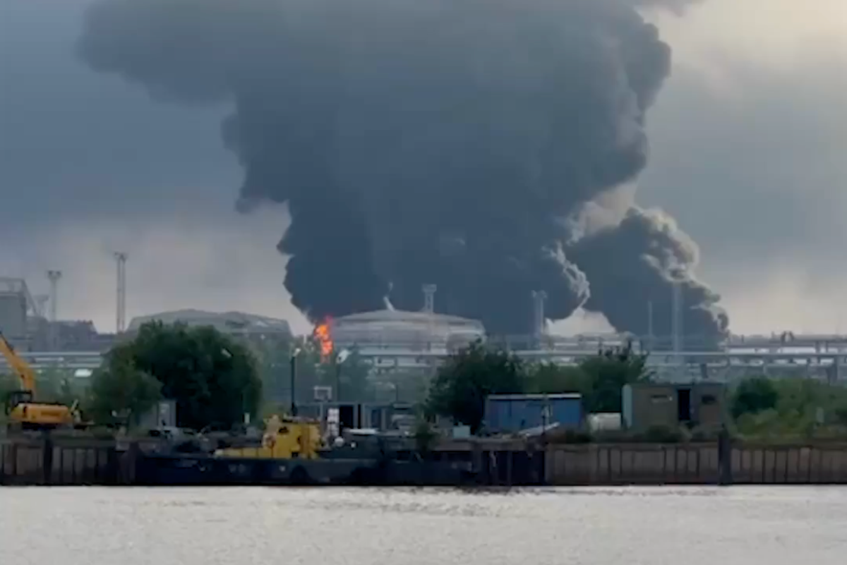 Ukrayna-Rusya savaşının son durumu: St Petersburg petrol limanı ve Kiev'in vurduğu 'önemli askeri hedef'