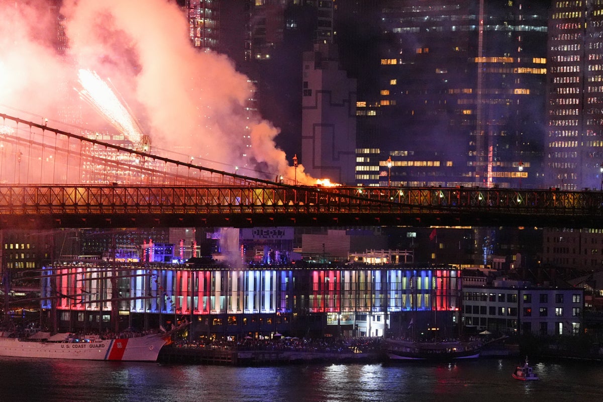Brooklyn Bridge catches fire during Fourth of July fireworks show