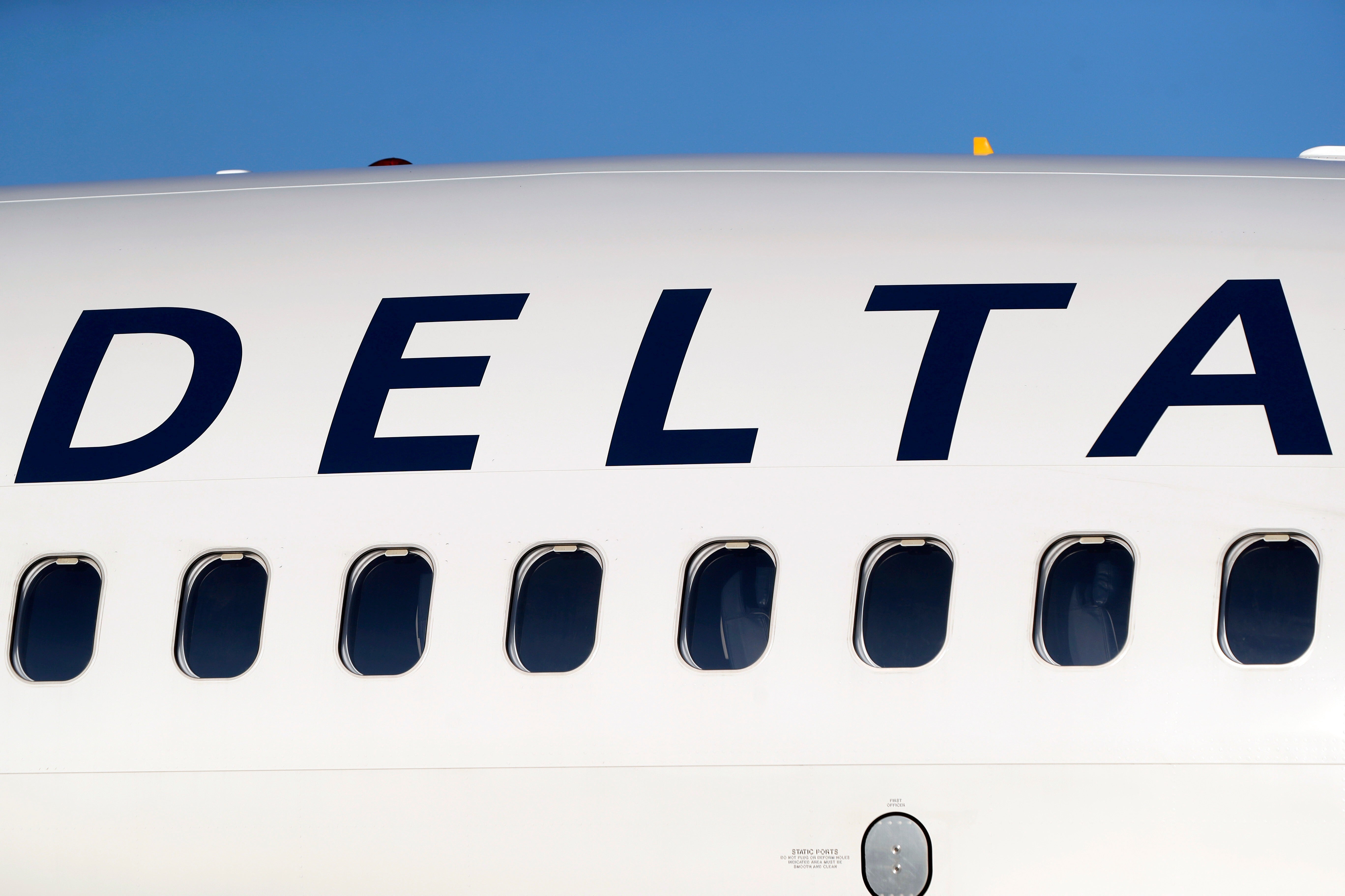 DELTA-FUEGO ARTIFICIAL