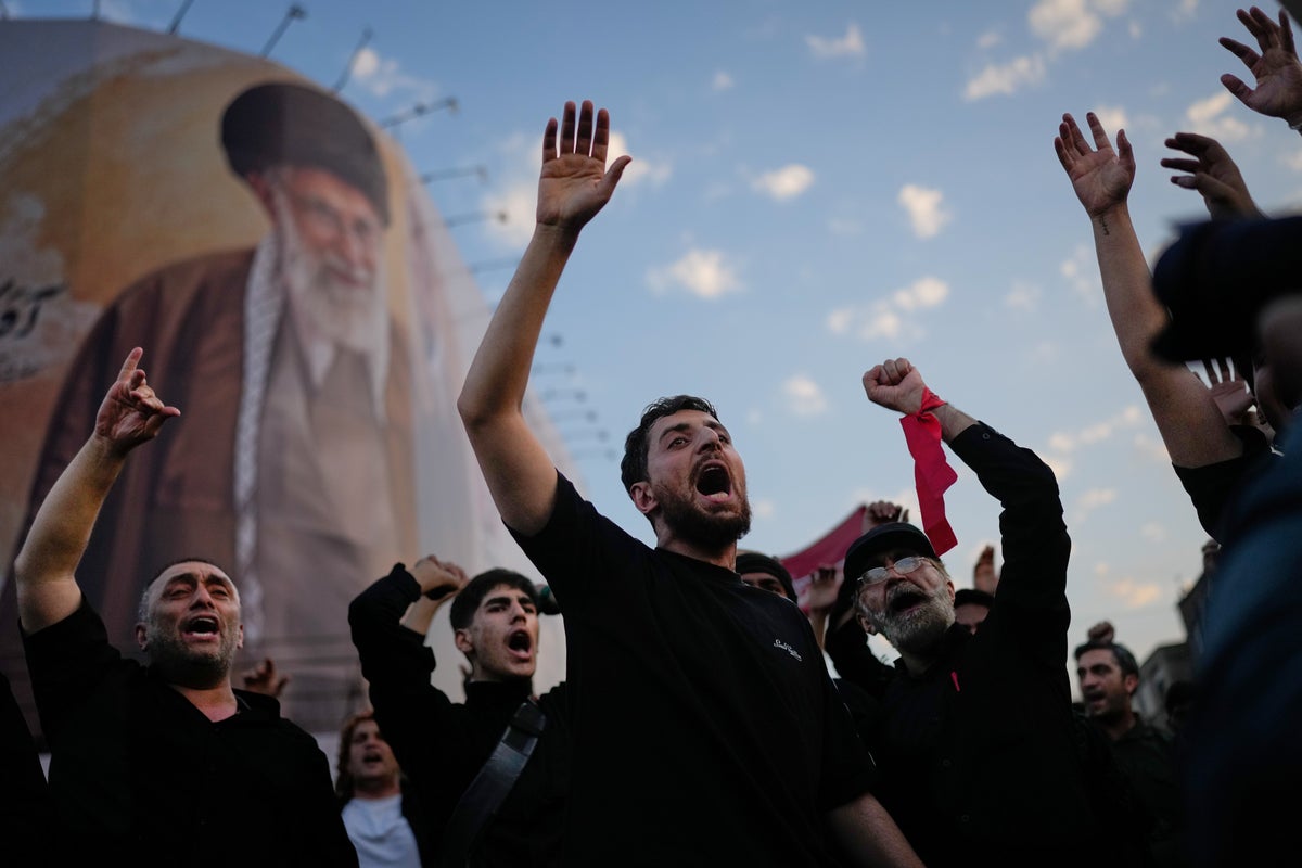 Iran begins a procession through Tehran for Supreme Leader Ayatollah Ali Khamenei’s funeral – UK Times Iran begins a procession through Tehran for Supreme Leader Ayatollah Ali Khamenei’s funeral – UK Times