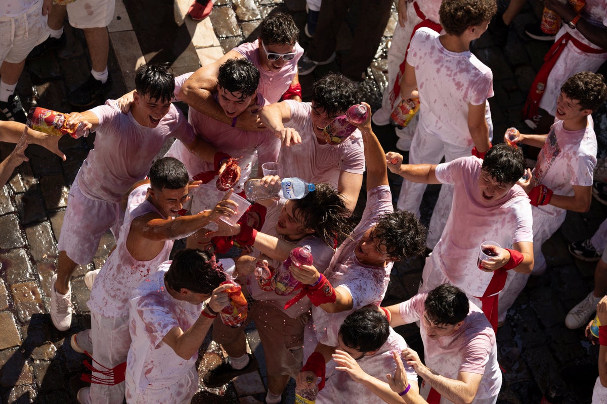 Como o clássico de 100 anos de Hemingway ainda inspira centenas de pessoas a correr com os Bulls em Pamplona