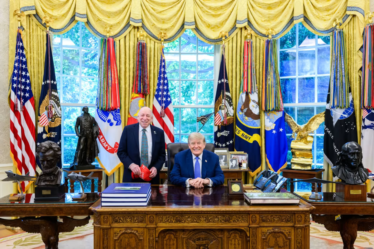 Trump'ın çocukluk arkadaşı onu ulusal acil durum ilan etmeye ve ara sınavların kontrolünü ele geçirmeye zorluyor: rapor