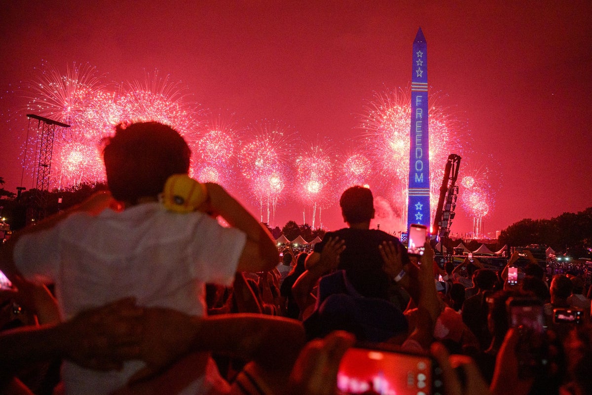 As autoridades esperam cancelar as comemorações de 4 de julho no National Mall devido ao clima. Então Trump interveio As autoridades esperam cancelar as comemorações de 4 de julho no National Mall devido ao clima. Então Trump interveio