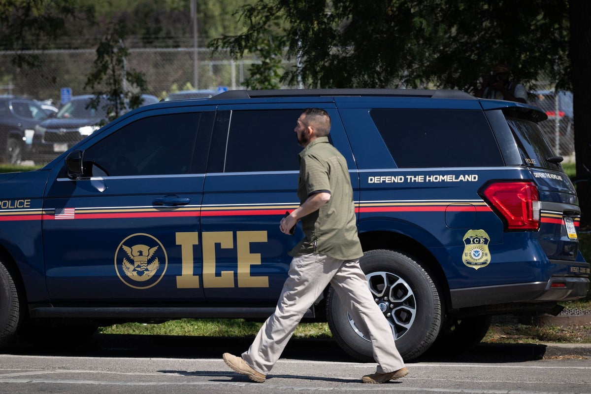 DHS ditches Noem-era plan to put shiny wraps on ICE cars and return to covert operations