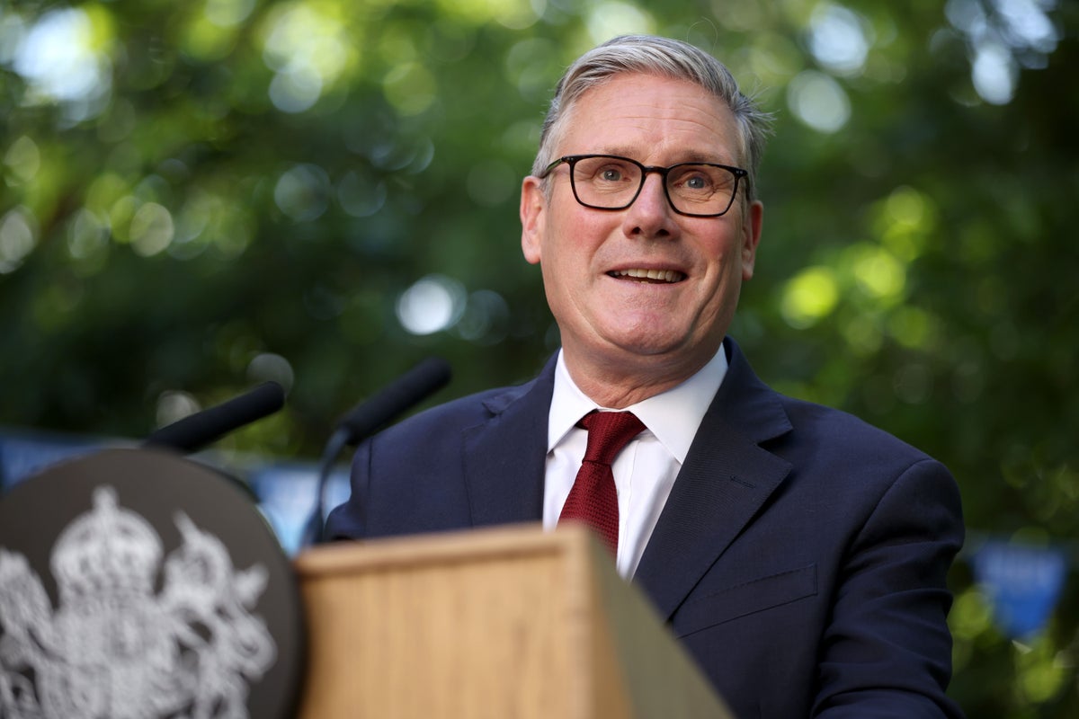 Downing Street defends Starmer picking new Labour peers on resignation honours list