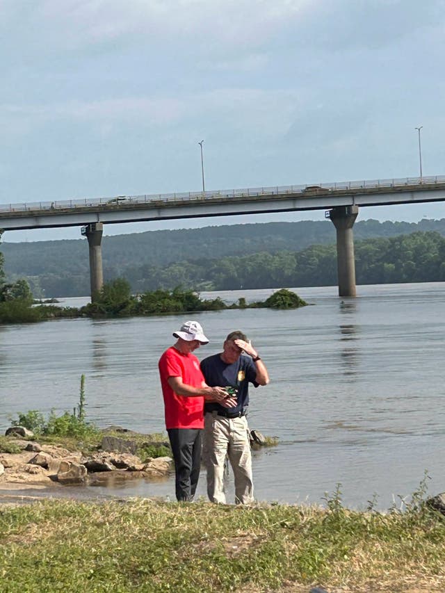Police vow to continue search for Arkansas mom and her newborn baby ...