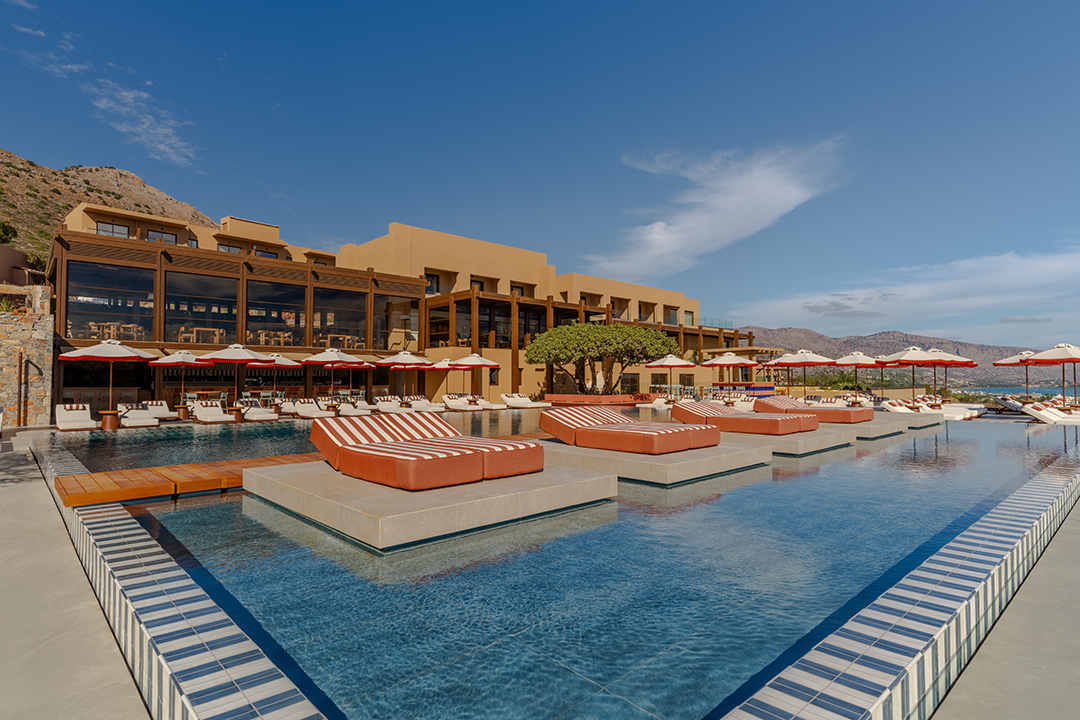 The hotel has an outdoor infinity pool overlooking the ocean