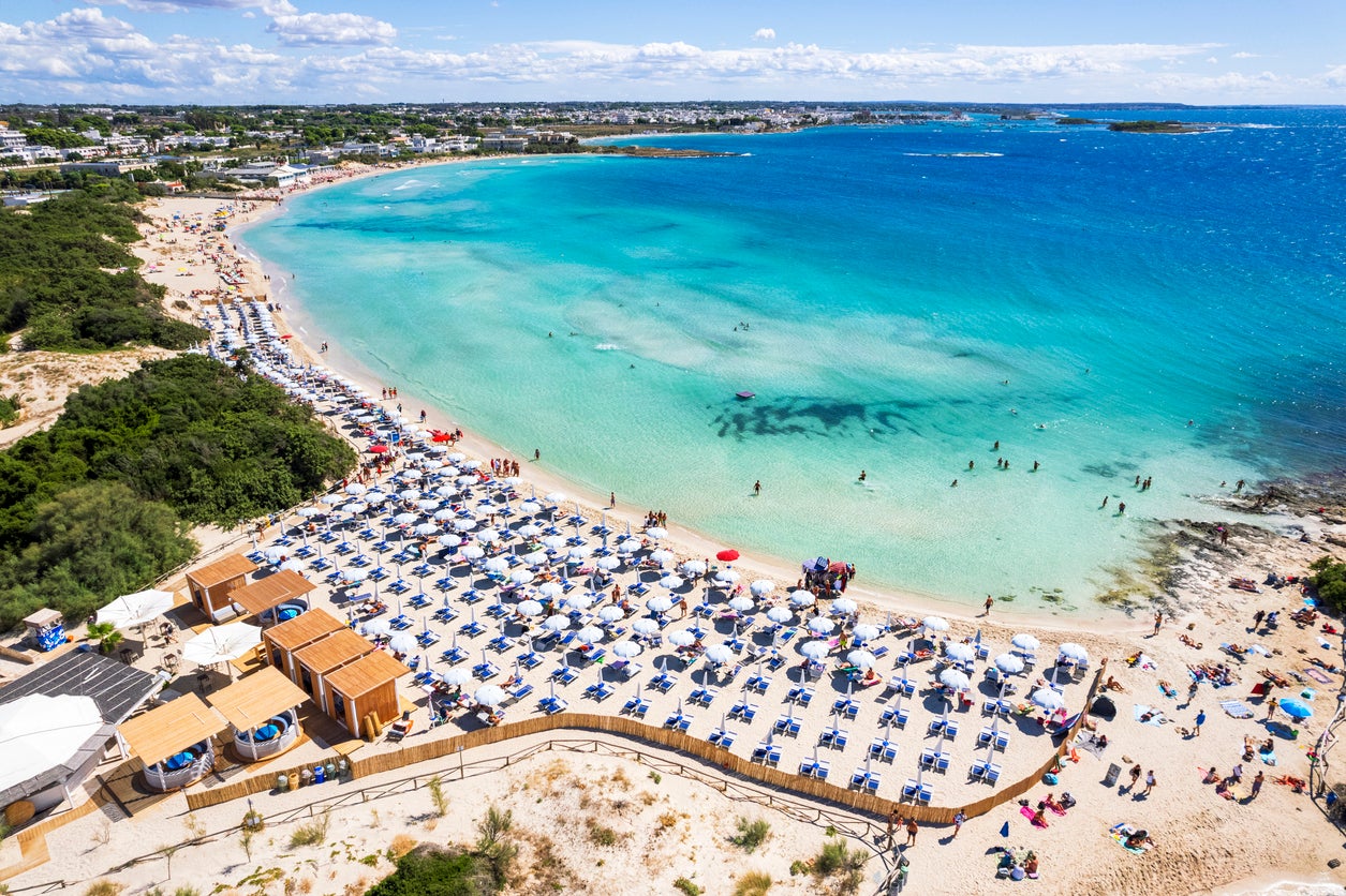 Anger over plan to allow tourist picnics on Italian beaches