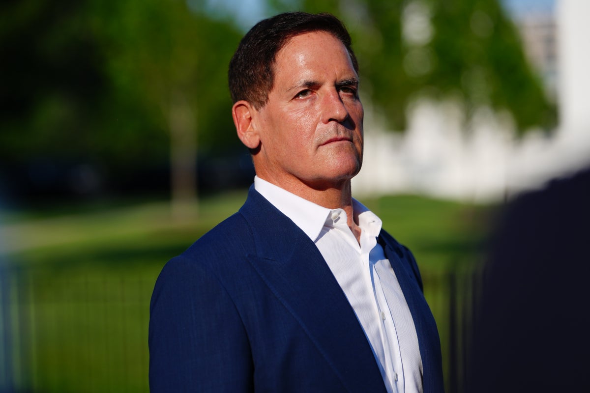 Mark Cuban accuses Mavericks owners of freezing him out in proposed arena move, newspaper reports Mark Cuban accuses Mavericks owners of freezing him out in proposed arena move, newspaper reports