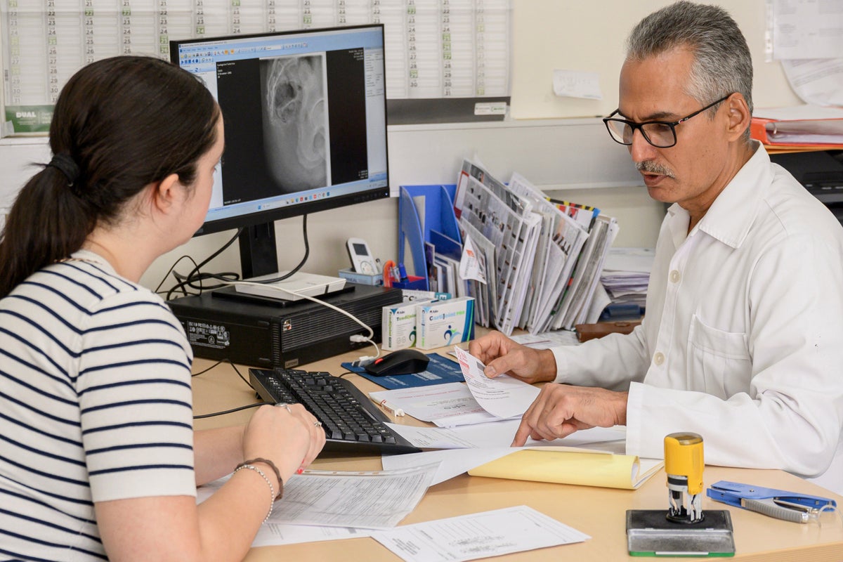 Bir İtalyan bölgesi ABD'nin Küba doktor programını sona erdirme baskısına meydan okuyor