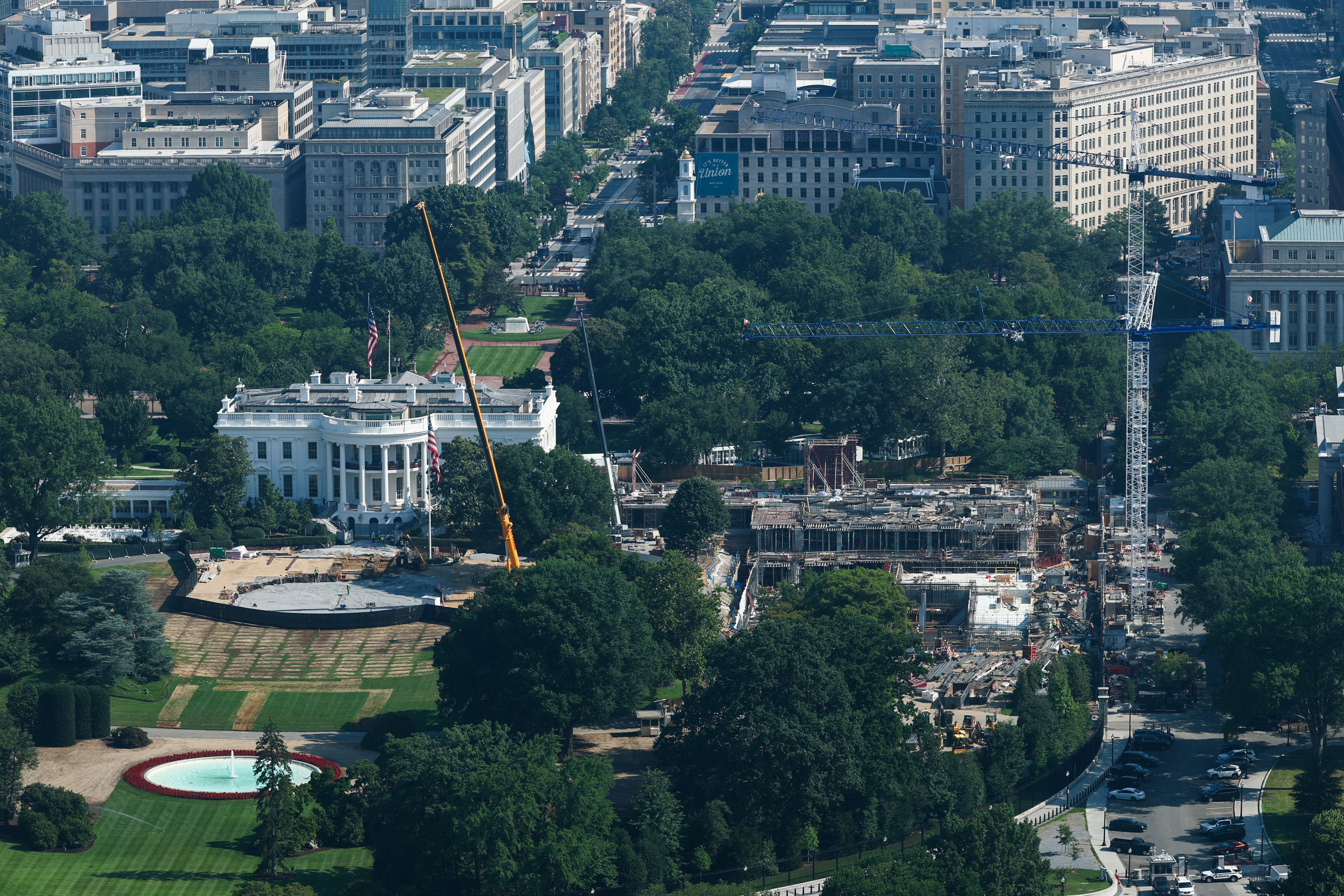 Many DC landmarks are below the requirement - including the White House which is 70 feet tall on its South side