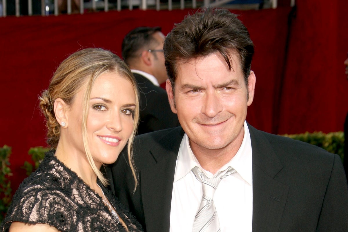Charlie Sheen ordered to pay $500k in child support after ex demanded $15 million Charlie Sheen ordered to pay $500k in child support after ex demanded $15 million
