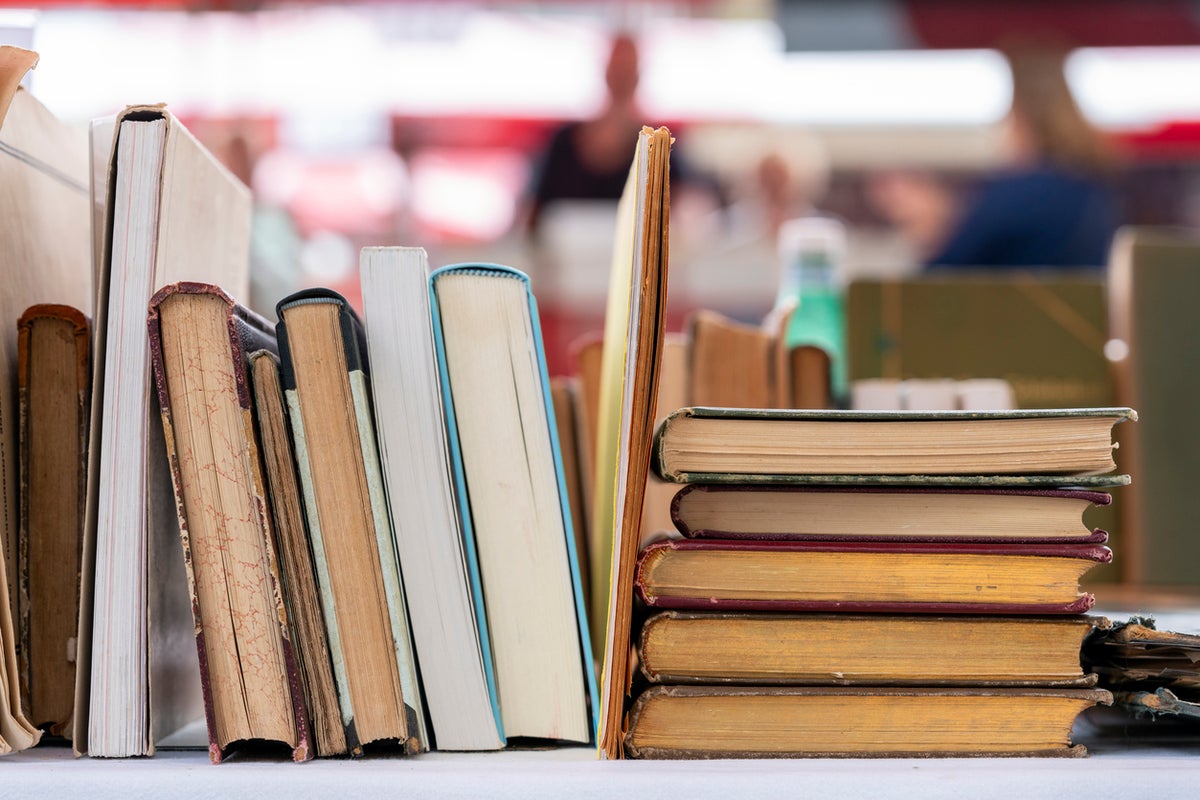 Ladrão de livros raros condenado por roubar US$ 216.000 em manuscritos da biblioteca da UCLA