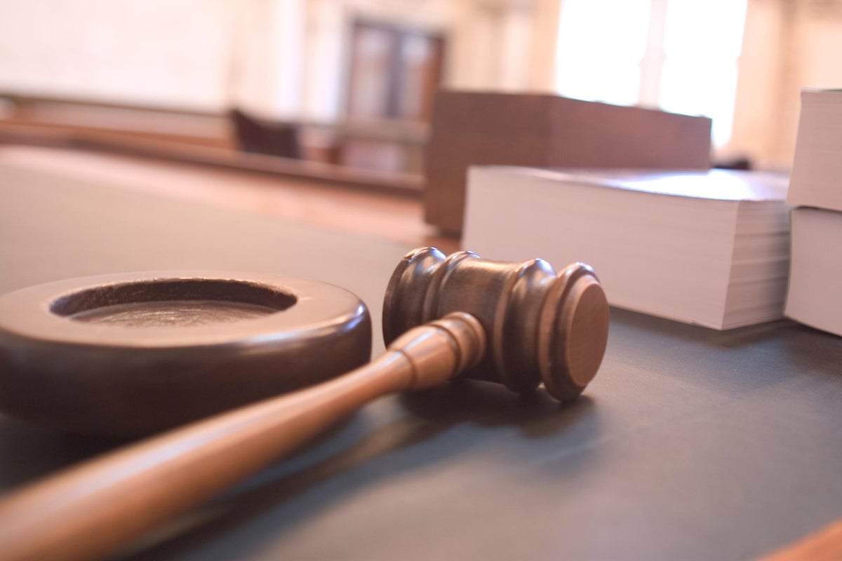Judge recruits random courthouse visitors for jury duty after running out of potential jurors – UK Times Judge recruits random courthouse visitors for jury duty after running out of potential jurors – UK Times