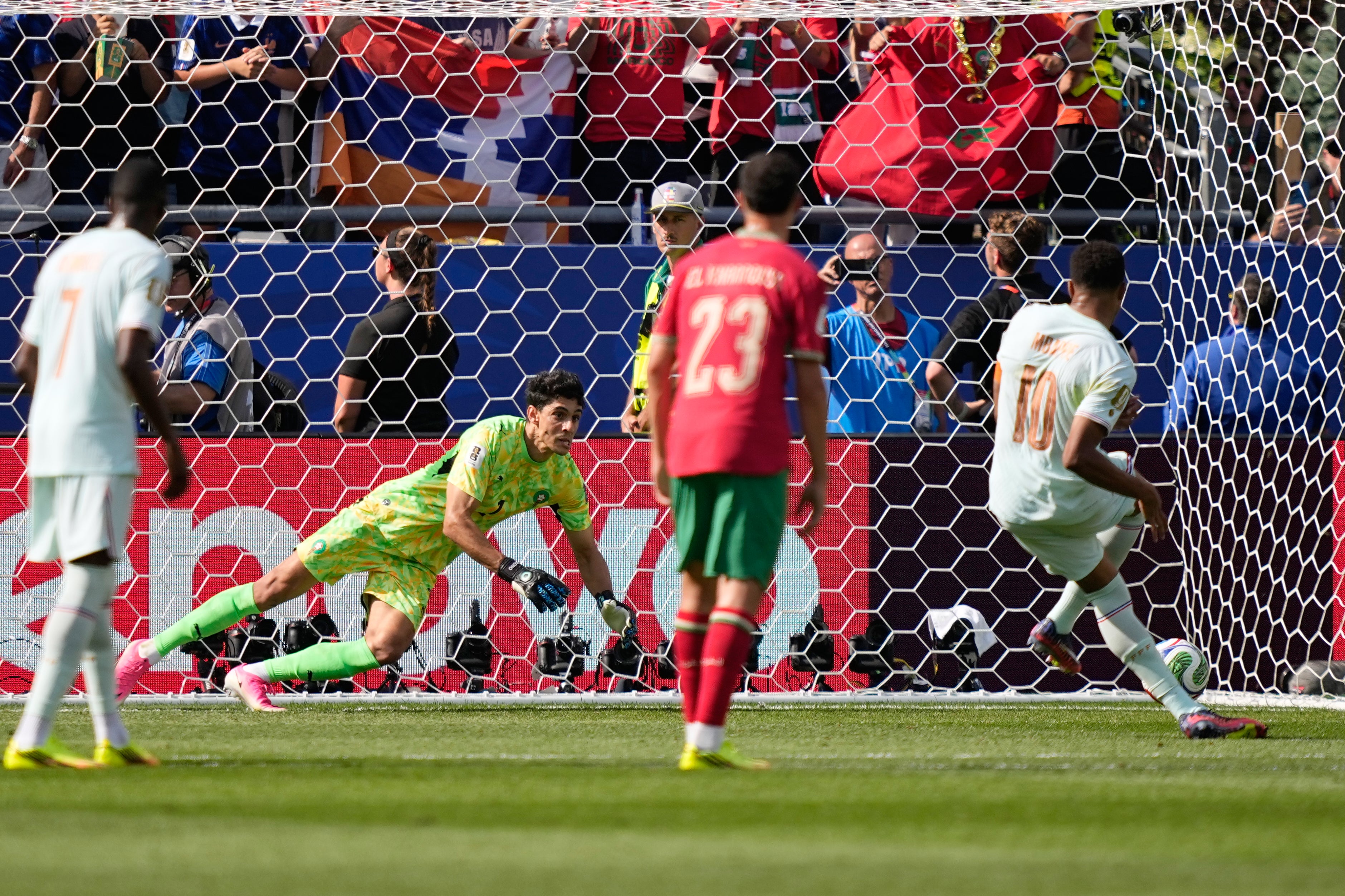 Why long delays before penalties can ruin a taker's chances: explained