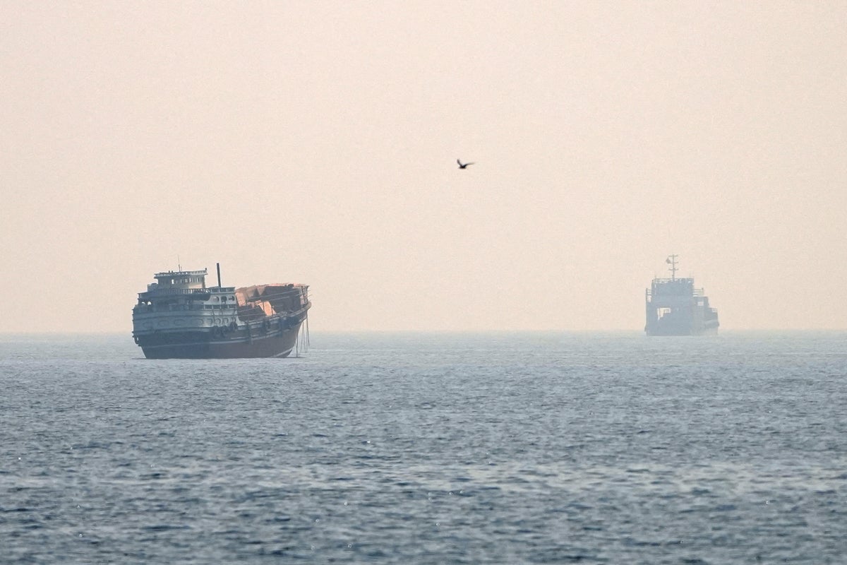 ABD'nin küresel ekonomiye darbe vuran saldırısının ardından Hürmüz Boğazı'ndaki trafik yarı yarıya azaldı