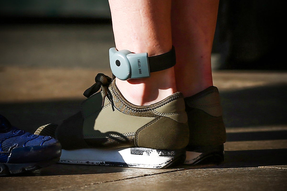 Thousands of offenders are not wearing tags, report warns Thousands of offenders are not wearing tags, report warns