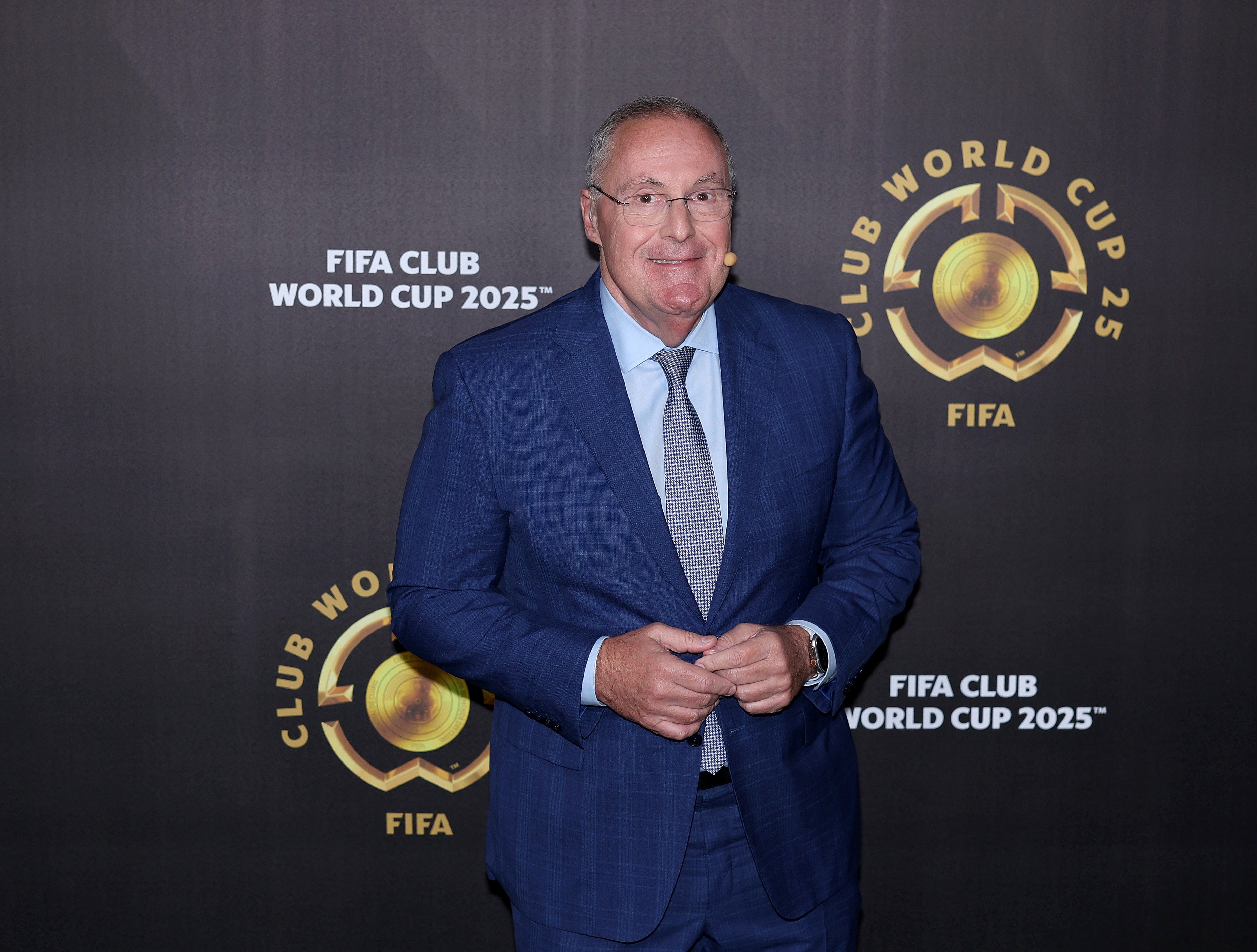 Some fans want to hear Andres Cantor's iconic commentary