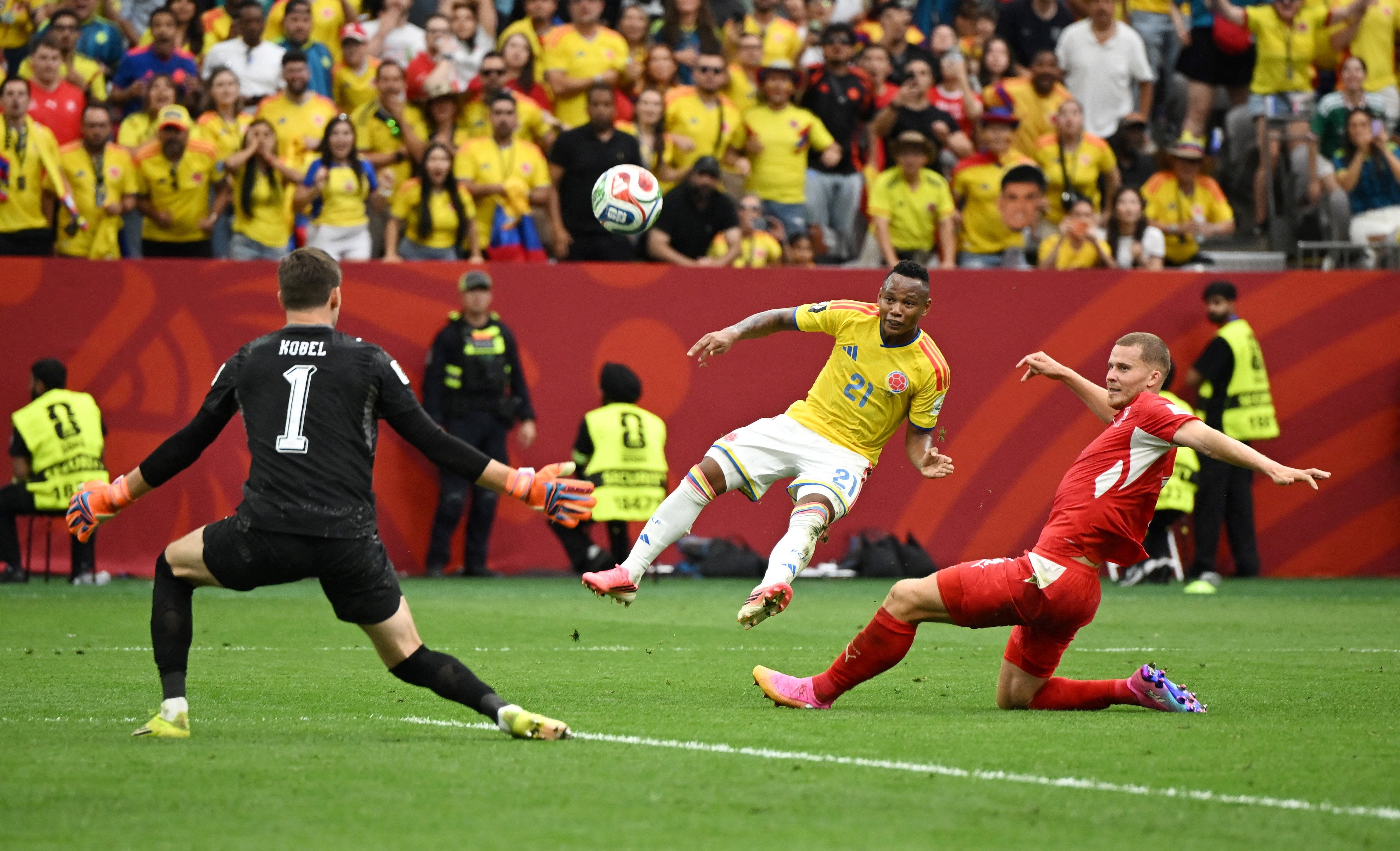 Jaminton Campaz missed a late chance to beat Switzerland before the match went to penalties