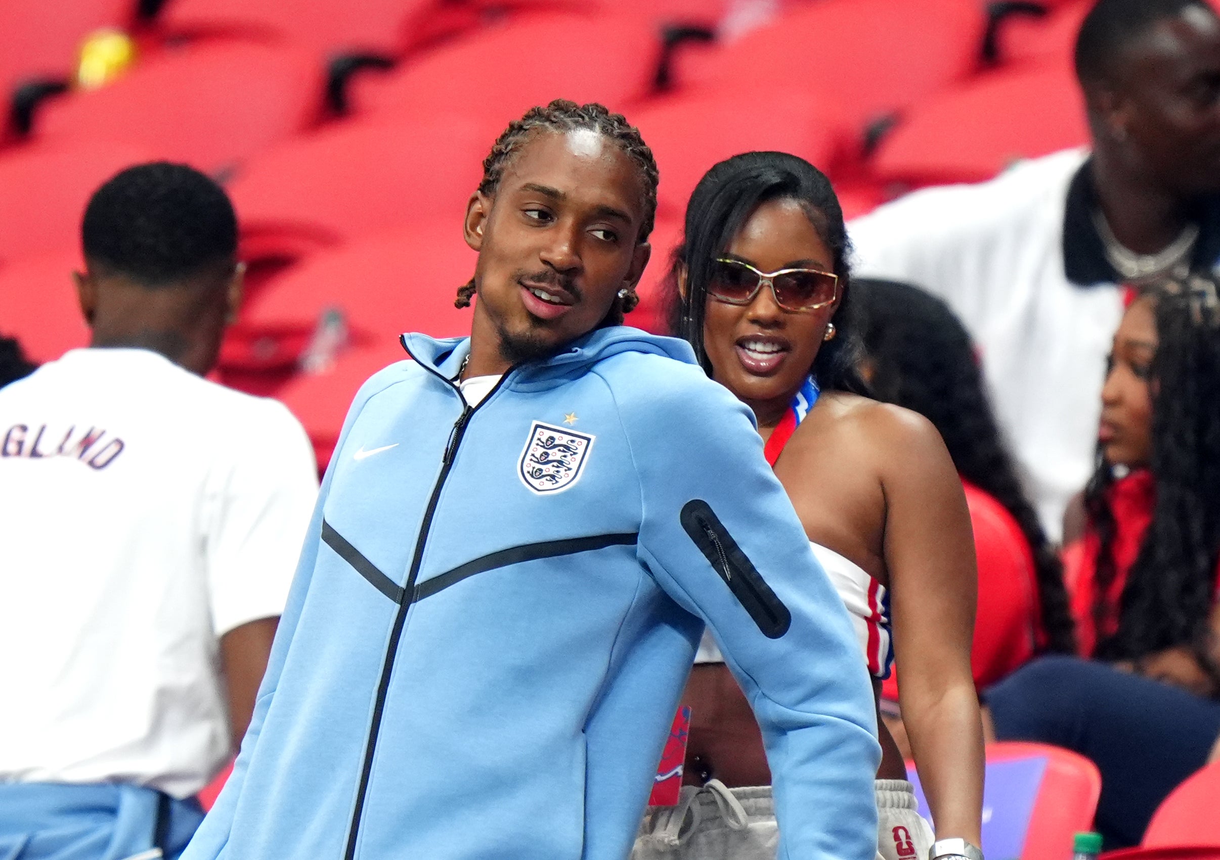 O inglês desmascarou DZ Spence e seus companheiros após a partida das oitavas de final da Copa do Mundo da FIFA no Estádio de Atlanta.