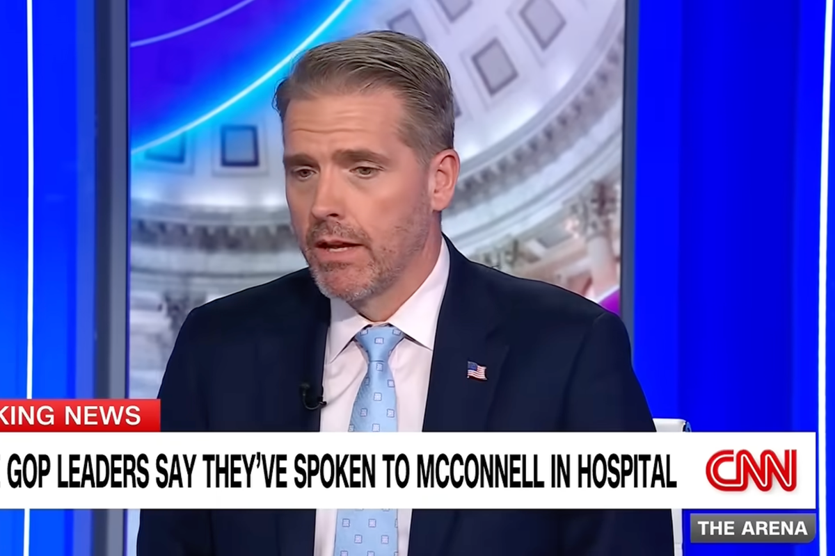 CNN se distancia das afirmações do comentarista conservador Scott Jennings sobre a saúde de Mitch McConnell