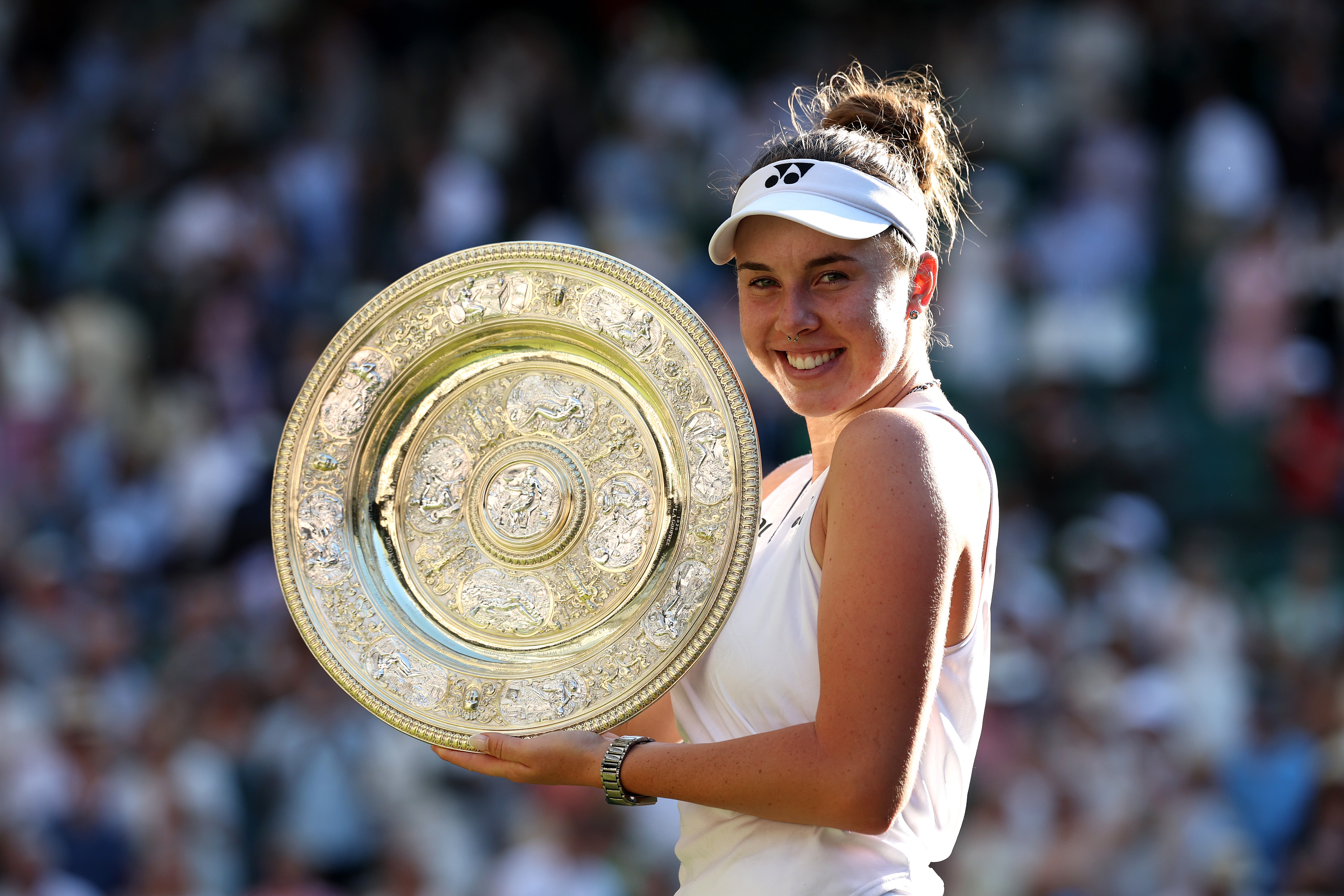 Noskova, 21, is the youngest woman to win Wimbledon in 15 years